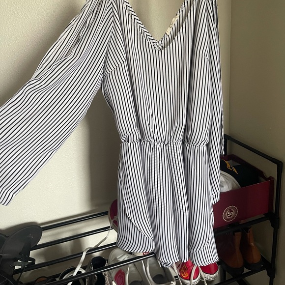 Striped Romper - Picture 2 of 4